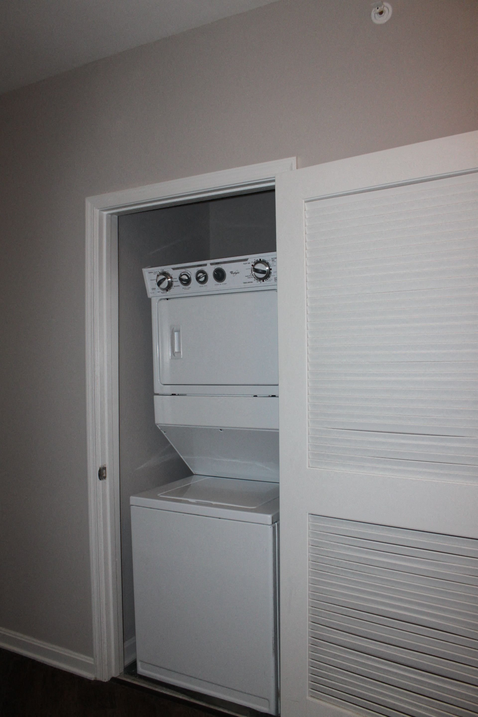 Interiors Apartments with Washer Dryer near Branch Ave Metro Green Line MetroPlace at Town Center